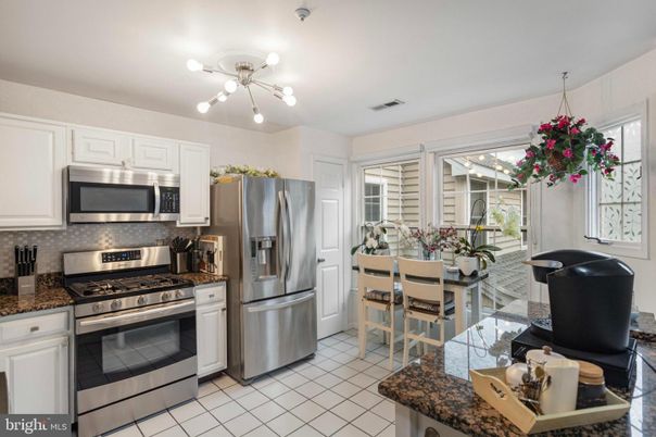 Dining room, Interior, Kitchen, Stainless Steel Appliances