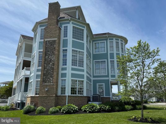 Exterior, Facade, Brick Facade, Queen Anne Victorian