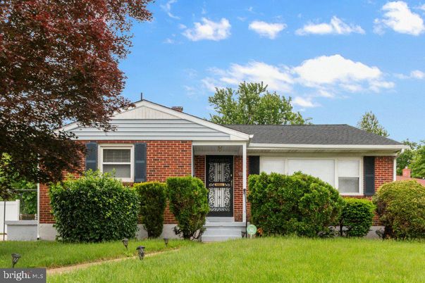Exterior, Facade, Brick Facade, Split Level