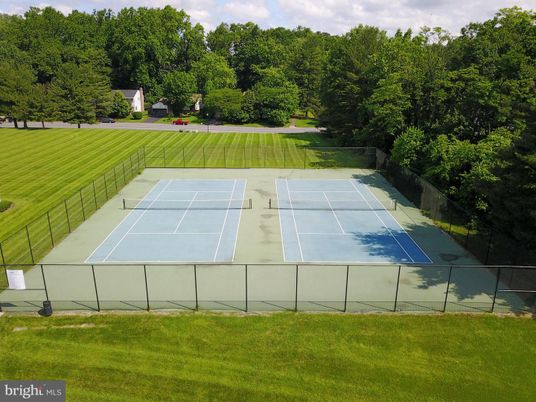 Exterior, Tennis Courts