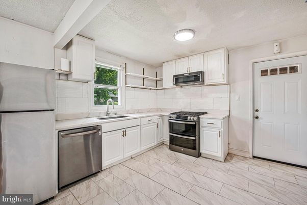 Interior, Kitchen, Marble, Stainless Steel Appliances
