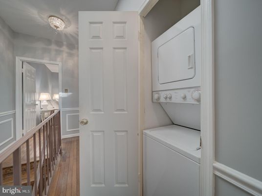 Interior, Utility Closets, Washer, Wood Texture Flooring