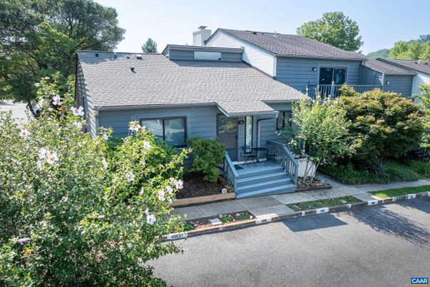 Exterior, Facade, Cape Cod