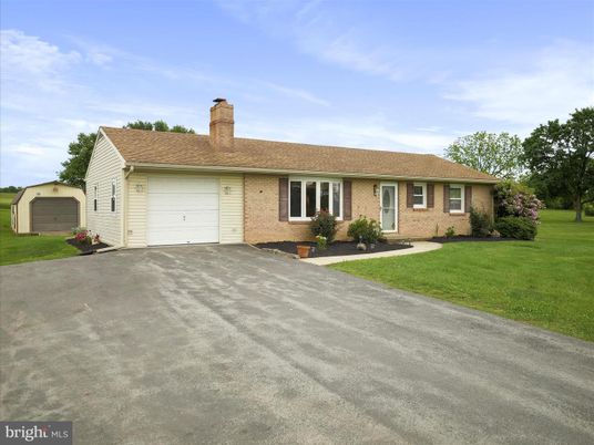 Attached, Exterior, Facade, Brick Facade, Ranch