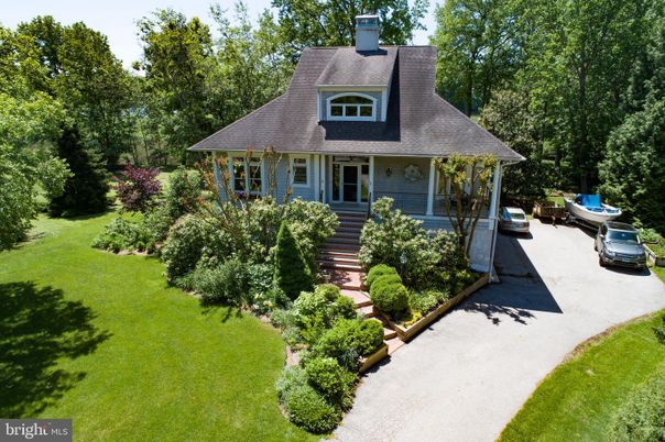 Exterior, Facade, Cape Cod
