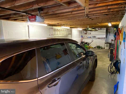 Garage, Interior