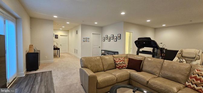 Fitness Equipment, Interior, Living room, Recessed Lighting