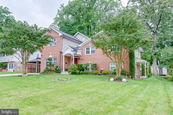Backyard, Exterior, Facade, Brick Facade, Brick Traditional