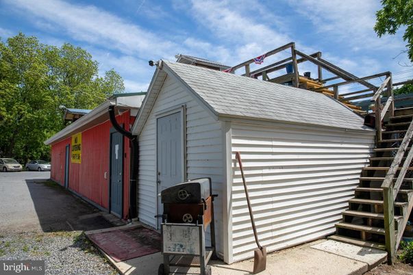 Detached Garage, Exterior