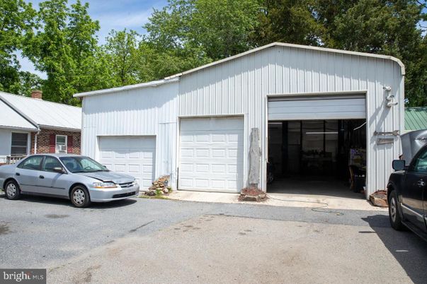 Detached Garage, Exterior