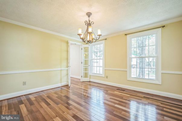 Chandelier, Empty room, Interior, Wood Texture Flooring