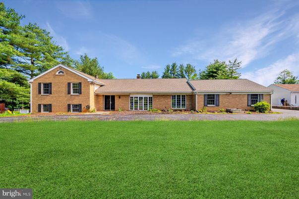 Exterior, Facade, Brick Facade, Ranch