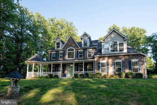 Exterior, Facade, Farmhouse