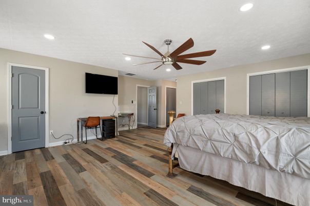 Bedroom, Interior, Recessed Lighting, Wood Texture Flooring
