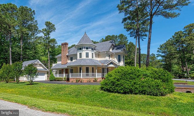 Attached, Backyard, Detached Garage, Exterior, Facade, Queen Anne Victorian