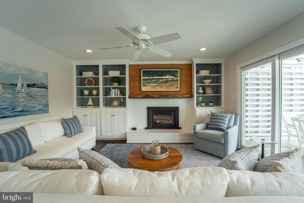 Fireplace, Interior, Living room, Recessed Lighting