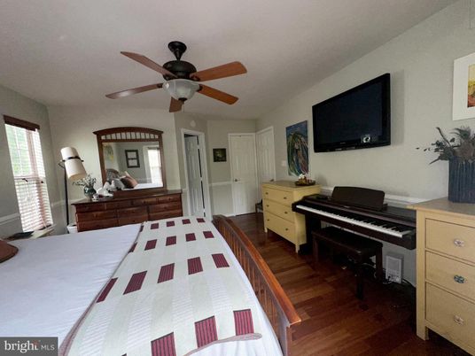 Bedroom, Interior, Piano, Wood Texture Flooring