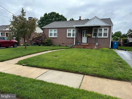 Exterior, Facade, Brick Facade, Cape Cod