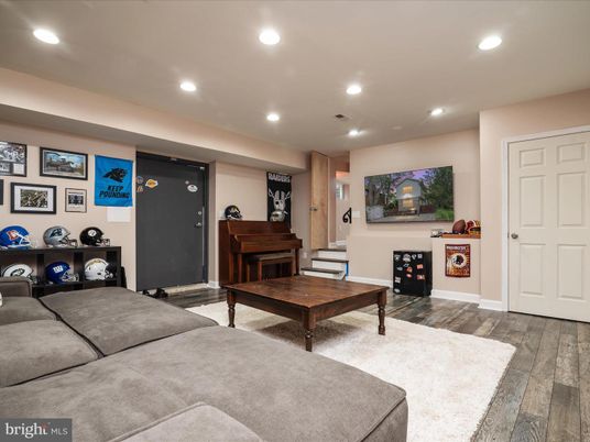 Interior, Piano, Recessed Lighting, Wood Texture Flooring