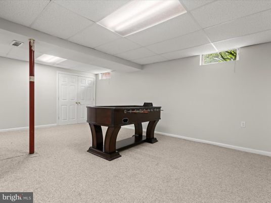 Game Room, Interior
