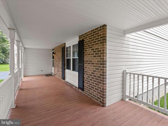 Exterior, Wood Texture Flooring