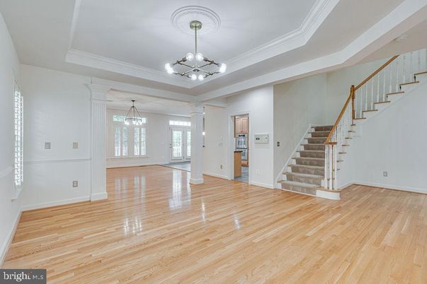 Empty room, Interior, Pendant Lights, Wood Texture Flooring