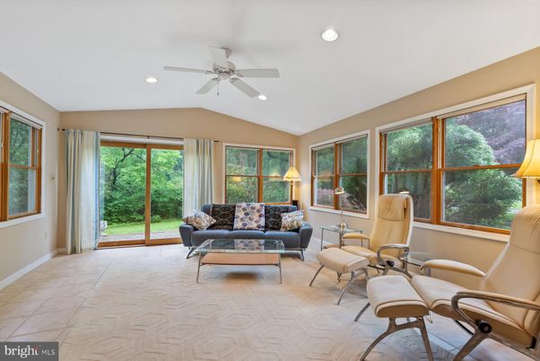 Interior, Living room, Recessed Lighting, Sun Room