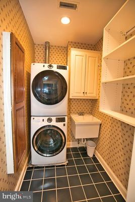Interior, Recessed Lighting, Utility Closets, Washer
