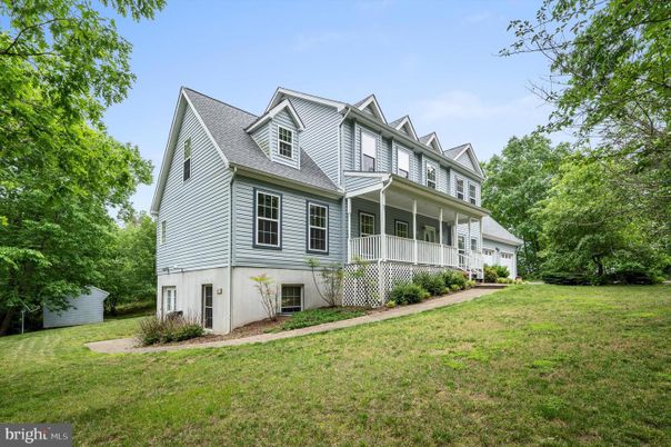 Backyard, Exterior, Facade, Queen Anne Victorian