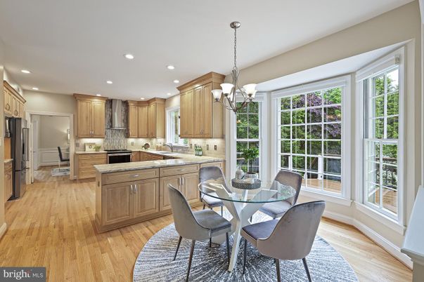 Chandelier, Dining room, Interior, Kitchen, Recessed Lighting, Wood Texture Flooring