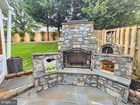 Exterior, Fireplace