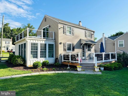 Backyard, Exterior, Facade, Rowhouse