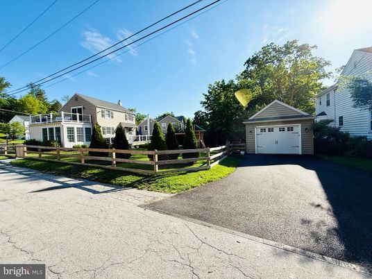 Detached Garage, Exterior