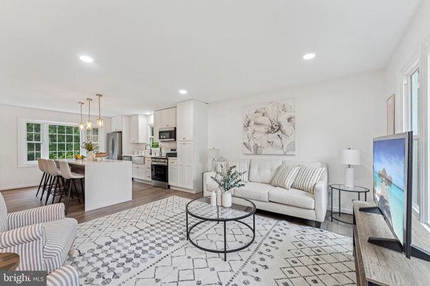 Dining room, Interior, Kitchen, Living room, Pendant Lights, Recessed Lighting, Stainless Steel Appliances, Wood Texture Flooring