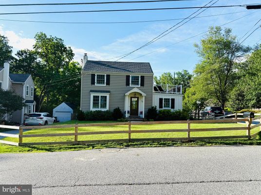 Exterior, Facade, Georgian