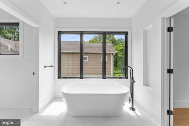 Bathroom, Free Standing Baths, Interior