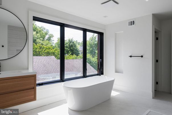 Bathroom, Free Standing Baths, Interior, Recessed Lighting
