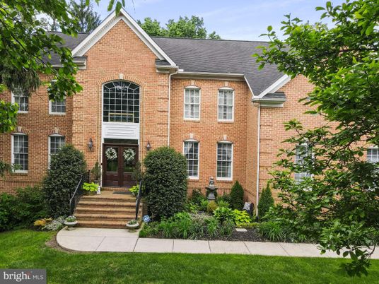 Exterior, Facade, Brick Facade, Brick Traditional