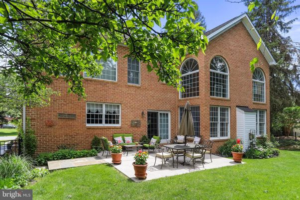 Exterior, Facade, Brick Facade, Brick Traditional