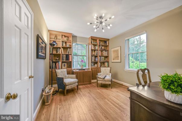 Interior, Pendant Lights, Wood Texture Flooring