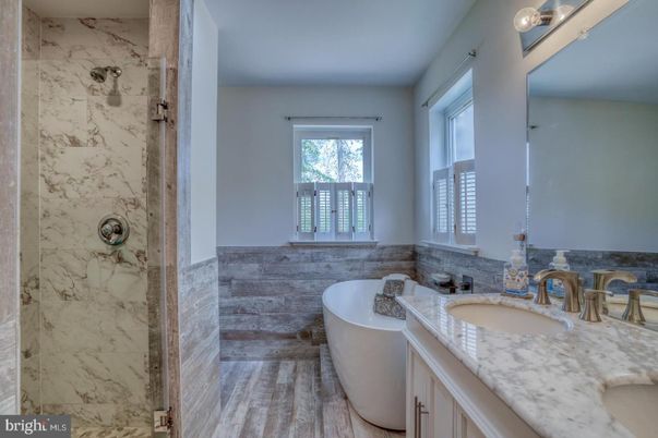Bathroom, Dual Sink Vanities, Free Standing Baths, Interior, Marble Walls