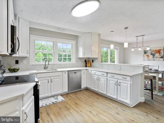 Interior, Kitchen, Pendant Lights, Wood Texture Flooring