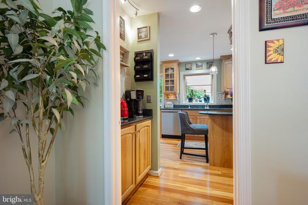 Interior, Pendant Lights, Recessed Lighting, Wood Texture Flooring