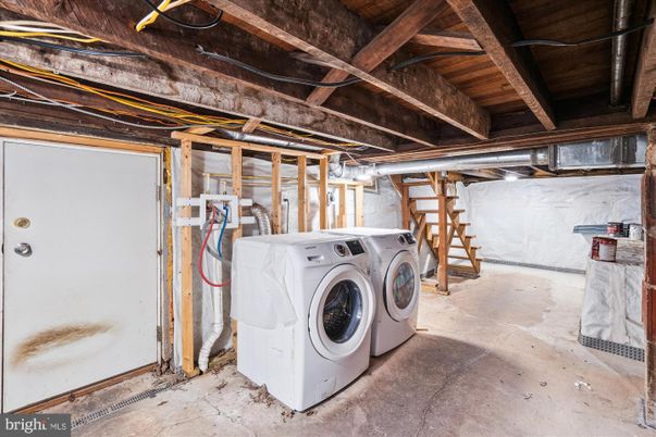 Interior, Washer, Wooden Beams, Wooden Ceilings