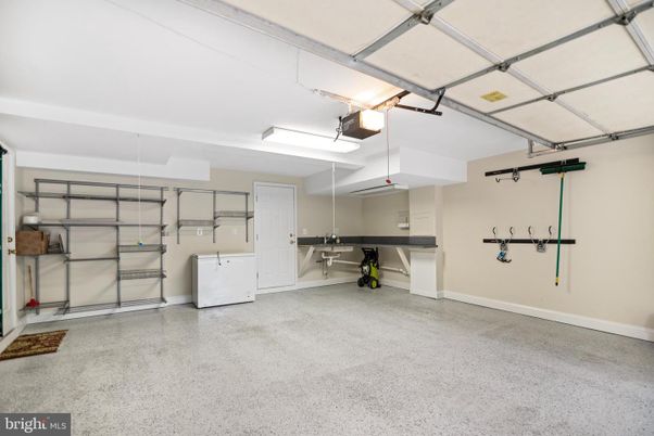 Garage, Interior