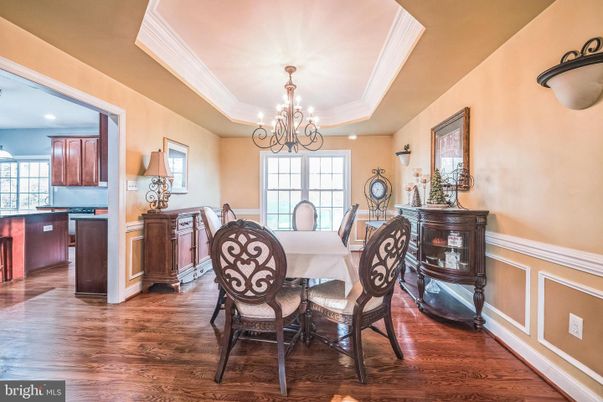 Chandelier, Dining room, Interior, Kitchen, Recessed Lighting, Wood Texture Flooring