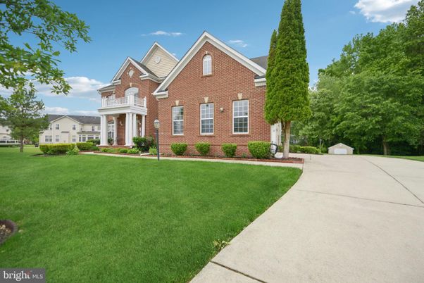 Backyard, Exterior, Facade, Brick Facade, Brick Traditional