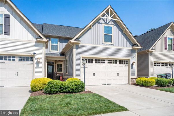 Attached, Exterior, Facade, Farmhouse