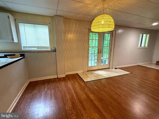 Empty room, Interior, Pendant Lights, Recessed Lighting, Wood Texture Flooring
