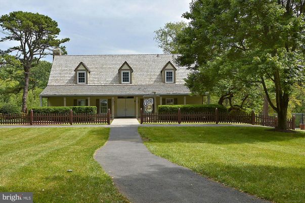 Exterior, Facade, Cape Cod
